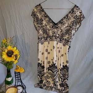 Trulli Dress V-neck ivory and black Size 10